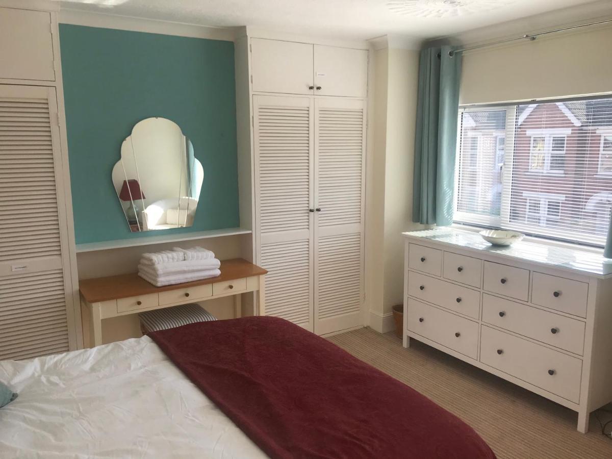 3 Double Bed House 10 Mins From Sandbanks Poole Bagian luar foto